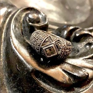 Marchesite ring, beautiful heavy sterling silver